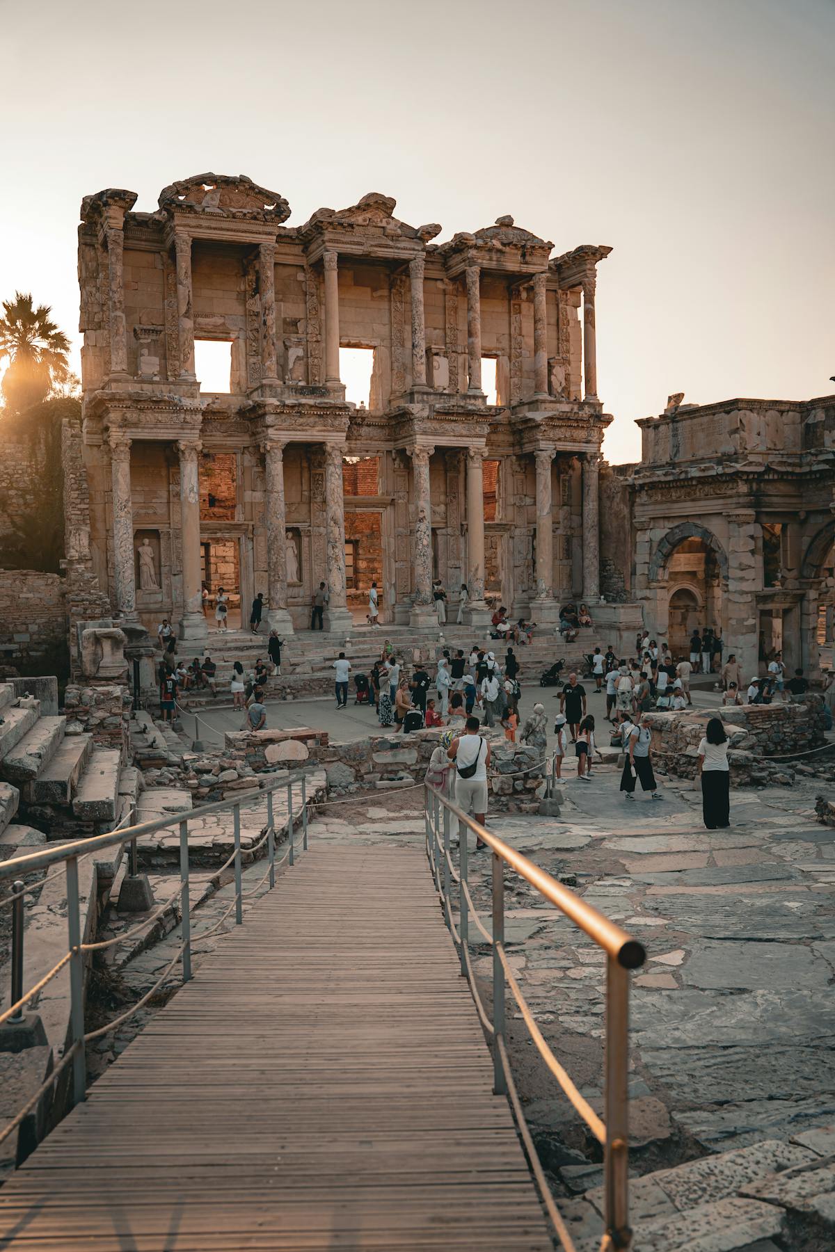 İzmir Efes Antik Kenti - İzmir'de Gezilecek Yerler
