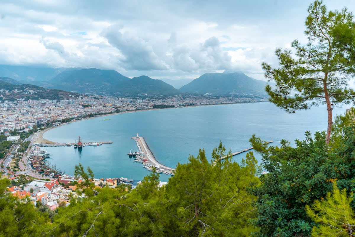 İzmir mi Antalya mı tatil karşılaştırma